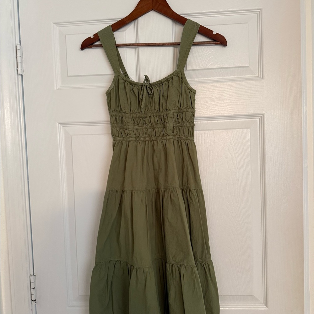 Elegant Olive Green Sleeveless Dress
